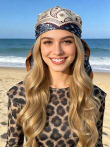 1 chiếc khăn vuông mỏng nhẹ họa tiết Paisley xanh trắng cổ điển dành cho nữ, thích hợp cho mùa hè, đi biển, du lịch, nghỉ mát. - Họa tiết paisley phối màu xanh và trắng. - Xem 3