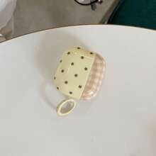 极简棕色格子黄色底星形挂环耳机保护套，兼容 Pro 3、新款Pro 2、可爱苹果4代耳机，简约时尚，女士耳机保护套（1/2代） - 乳黃色 - 查看 8