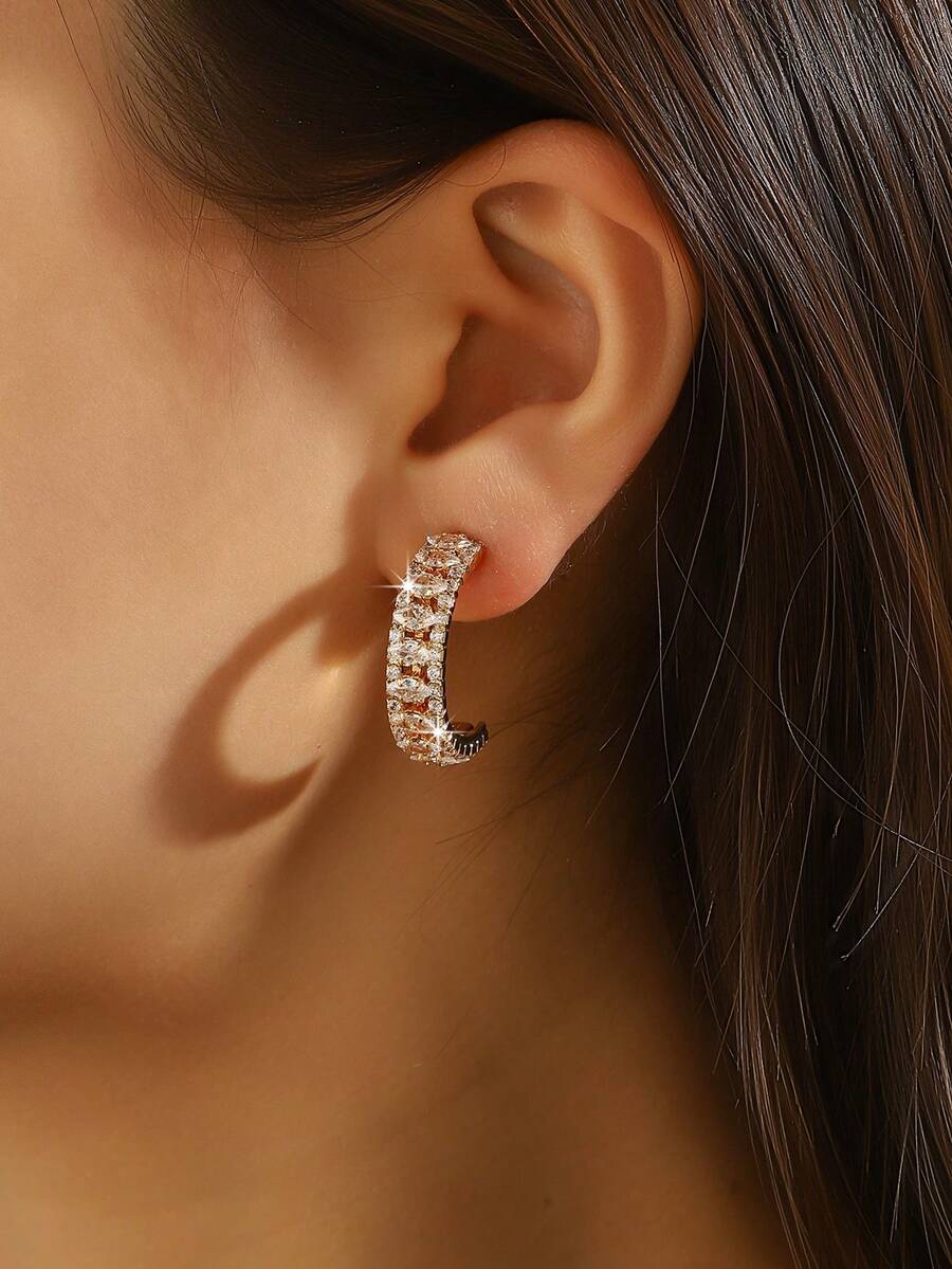 一对奢华优雅的C形耳环，镶嵌闪亮立方氧化锆，适合婚礼、毕业典礼、生日、派对和日常佩戴。 - 彩色 - 查看 1