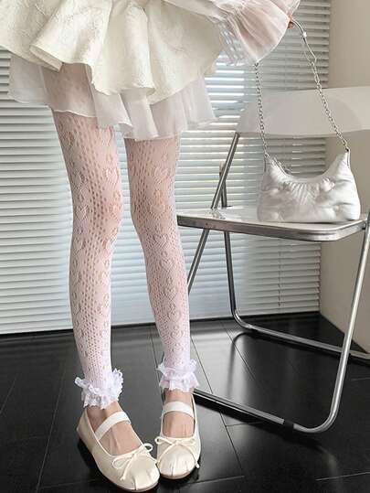1双女士心形蕾丝边短袜，甜美风格，适合春夏穿着，也适合婚礼场合。