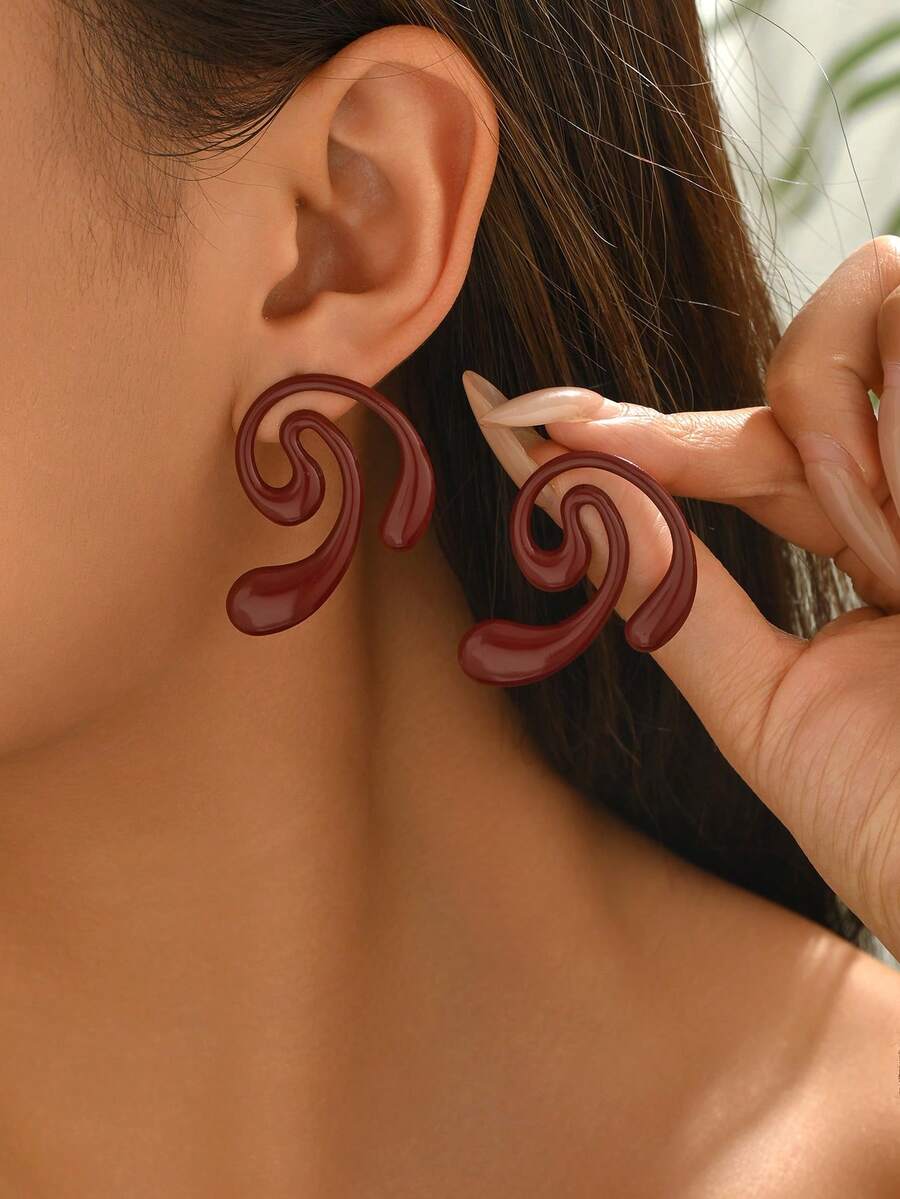 1 Pair Fashion Minimalist Creative Gothic Style Heart & Geometric Line Earrings, Versatile For Women To Wear To Dates, Parties, And Daily Use. The Metal Surface Is Handcrafted, May Have Minor Imperfections But Still Beautiful. - Burgundy - View 1