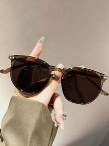 1pc Lady's Metal Frame Round Eyeglass Frame, Stylish And Retro Style - Brown - View 1