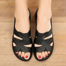 Sandalias de suela gruesa con talón de mujer Novedades de verano: sandalias de moda para mujeres de mediana edad y mayores. Zapatos casuales de tacón medio y suela blanda para madres y mujeres embarazadas. - Negro - Ver 6