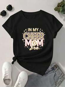 Cheer Mom Era Premium Cotton Graphic Tee, Relaxed Fit, Street Hip-Hop, Comfortable, Statement Print, New Release - Preto - Ver 2