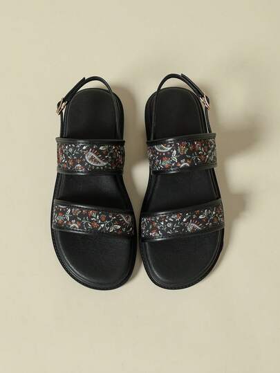 女士平底凉鞋，搭扣带设计，低跟，撞色碎花图案，波西米亚风，复古风，露趾，舒适夏季新款，坡跟，防滑，时尚户外沙滩鞋，随机碎花图案，2026春秋款，黑色不规则碎花，透气，优雅，适合搭配连衣裙、休闲装、运动装，尺码3-10