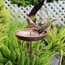 Bañera de pájaros de pedestal de cobre antiguo con figura de pájaro y acentos de hojas. Tazón de bañera de pájaros de metal vintage para decoración de jardín, patio, césped y patio trasero. Comedero de pájaros rústico resistente a la intemperie para observación de aves y atracción de vida silvestre - TY-TK-92 - Ver 2