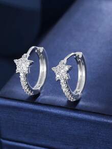 一对可爱迷人的镶钻星形耳环，适合日常佩戴、约会或作为礼物。 - W17865 - 查看 9