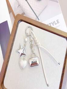 1个手工编织心形钥匙扣吊坠，独特包包挂饰，设计优雅 - 均碼 - 查看 5