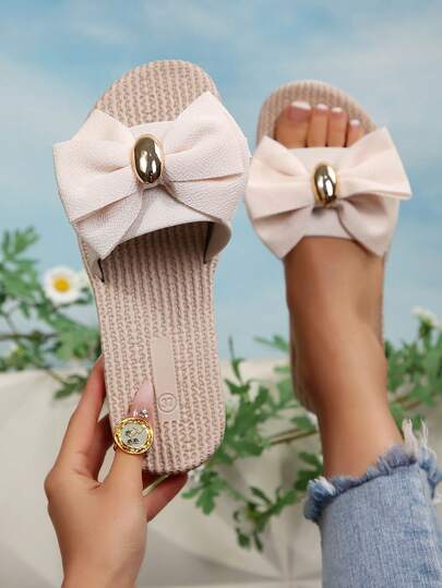 新款女士平底凉鞋，蝴蝶结设计鞋，新款沙滩拖鞋，度假风凉鞋，易穿脱凉鞋，舒适拖鞋，时尚凉鞋，透气舒适拖鞋，金属扣凉鞋，米色拖鞋，米色凉鞋