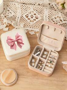 1 hộp đựng trang sức mini di động, hộp đựng trang sức màu be in họa tiết nơ hồng tinh tế, hộp quà tặng đựng trang sức cho vòng cổ, bông tai, hộp đựng nhẫn và bông tai nhỏ gọn, dung tích lớn, thích hợp cho du lịch, cầu hôn, trường học, công tác, đi làm, Ngày của Mẹ, đám cưới, kỷ niệm, quà sinh nhật. - Nhiều màu - Xem 9