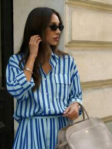 Bộ đồ nữ 2 món: Quần short xếp ly cạp cao đa năng mùa xuân/hè/thu + Áo sơ mi dài tay kẻ sọc, trang phục kẻ sọc tươi mới, phù hợp cho công sở, đi chơi với bạn bè, du lịch giải trí, phong cách học đường. Áo sơ mi kẻ sọc thanh lịch với cúc cài phía trước và túi, cùng bộ quần short. - Màu xanh lam - Xem 2