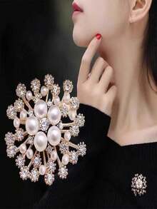 Faux Pearl And Rhinestone Crystal Snowflake Brooch Jewelry Pin - Multicolor - View 4