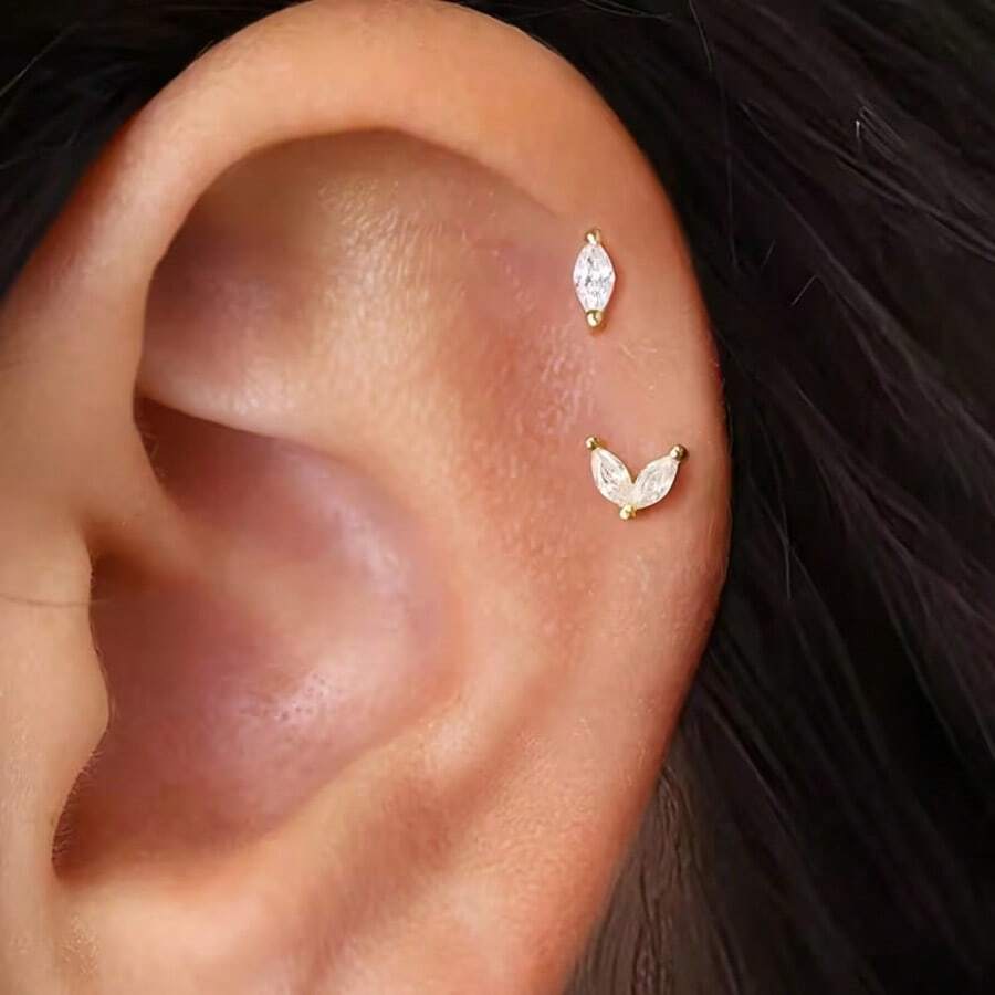 SENLANSP 2 đôi bông tai đinh tán hình chữ V bằng thép không gỉ đính đá CZ và 1 đôi bông tai vòng nhỏ hình lá và trái tim đính đá CZ, unisex, thích hợp để đeo hàng ngày và làm quà tặng. - 2 chiếc - Xem 1