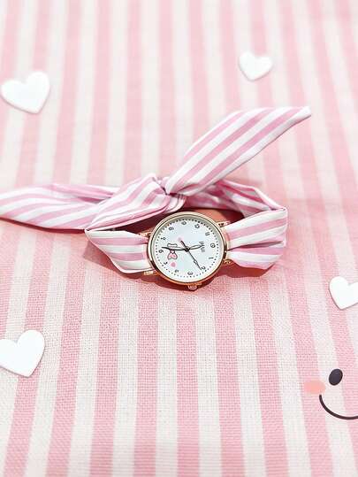 Đồng hồ nữ thanh lịch và thời trang với dây đeo bằng lụa hình nơ tròn, thích hợp cho phụ nữ đeo trong các bữa tiệc, chuyến đi và các dịp lễ. Cũng là một lựa chọn quà tặng lý tưởng cho Ngày của Mẹ, mùa tựu trường và mùa cưới dành tặng bạn bè và các bà mẹ.