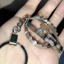 1pc Stainless Steel Mini Keychain - Creative Card Clip Design, Convenient Trap Style For Daily Carry. Durable Stainless Steel Material, Unique Design, Perfect Gift For Boyfriend/Girlfriend - Multicolor - View 2