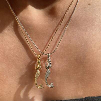 1件美人鱼吊坠项链，可爱海滩风奢华水钻装饰百搭金属项链