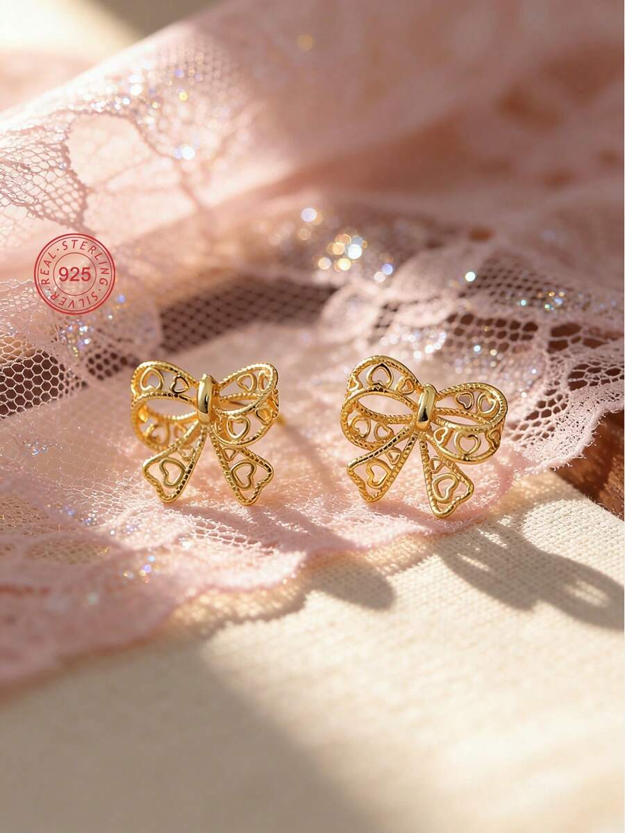 1 đôi bông tai hình nơ rỗng bằng bạc sterling 925 không gây dị ứng, thiết kế hình trái tim, nhỏ nhắn và tinh tế, quà tặng cho bạn gái và bạn bè. - Vàng - Xem 1