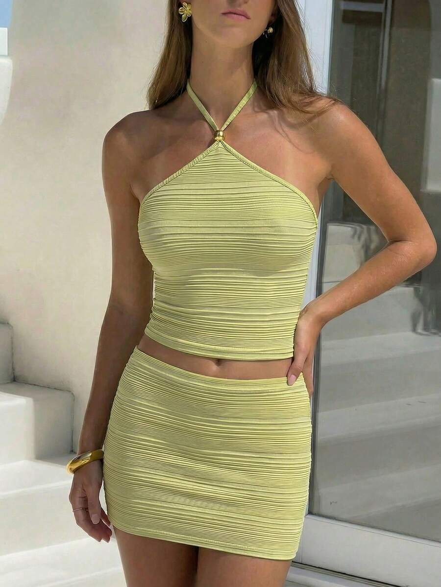 Conjunto sexy de 2 piezas para petite, top halter con cuentas y espalda descubierta, y minifalda ajustado, adecuado para vacaciones, citas y uso diario - Verde - Ver 1