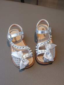 1 đôi dép xăng đan đính ngọc trai cho bé gái - Bạc - Xem 1