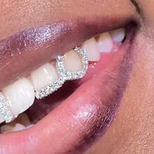 THATBOY 1颗/2颗/4颗 单面双面镂空铜微镶嵌氧化锆石牙饰，女士款，可调节 - 彩色 - 查看 11