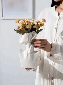 这款白色花瓶饰有精美的人形图案，非常适合用来插放羽毛草、芦苇和其他花卉。其波西米亚风格的设计使其成为理想的礼物、办公室装饰或家居饰品。它也是送给新娘、母亲和其他女性的绝佳礼物。 - 多款式 - 查看 4