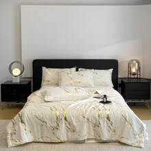 1件极简主义大理石纹箔水洗桑蚕丝轻盈透气柔软夏季被子，可机洗，适合卧室和客房四季使用（不含枕头和枕套） - 流金-奶白 - 查看 1