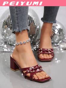 PEIYUMI 女士时尚高跟凉鞋，方头设计，竹节结金属搭扣装饰，简约优雅，厚实柔软的优质PU皮革，舒适休闲，适合派对、海滩、通勤等场合，波西米亚风格 - 酒紅色 - 查看 3