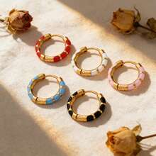 2只装不锈钢彩色耳环，简约个性化珐琅圆形耳环，小巧百搭耳环 - 耳圈 - 查看 10