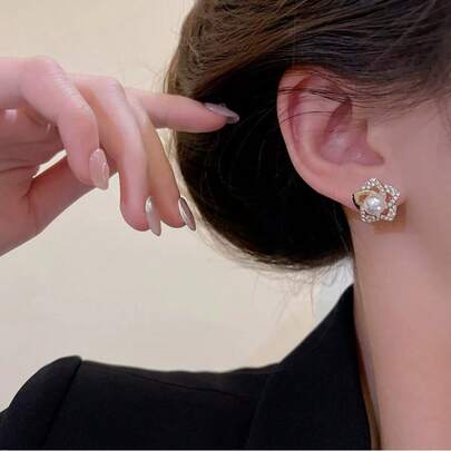 2pcs/Set Gold Faux Pearl Rhinestone Flower Earrings, Elegant Sparkling Bridal/Bridesmaid Earrings, Versatile Daily Wear, Suitable For Daily, Festivals, Parties, Birthdays, Valentine's Day, Dates, Gift Jewelry