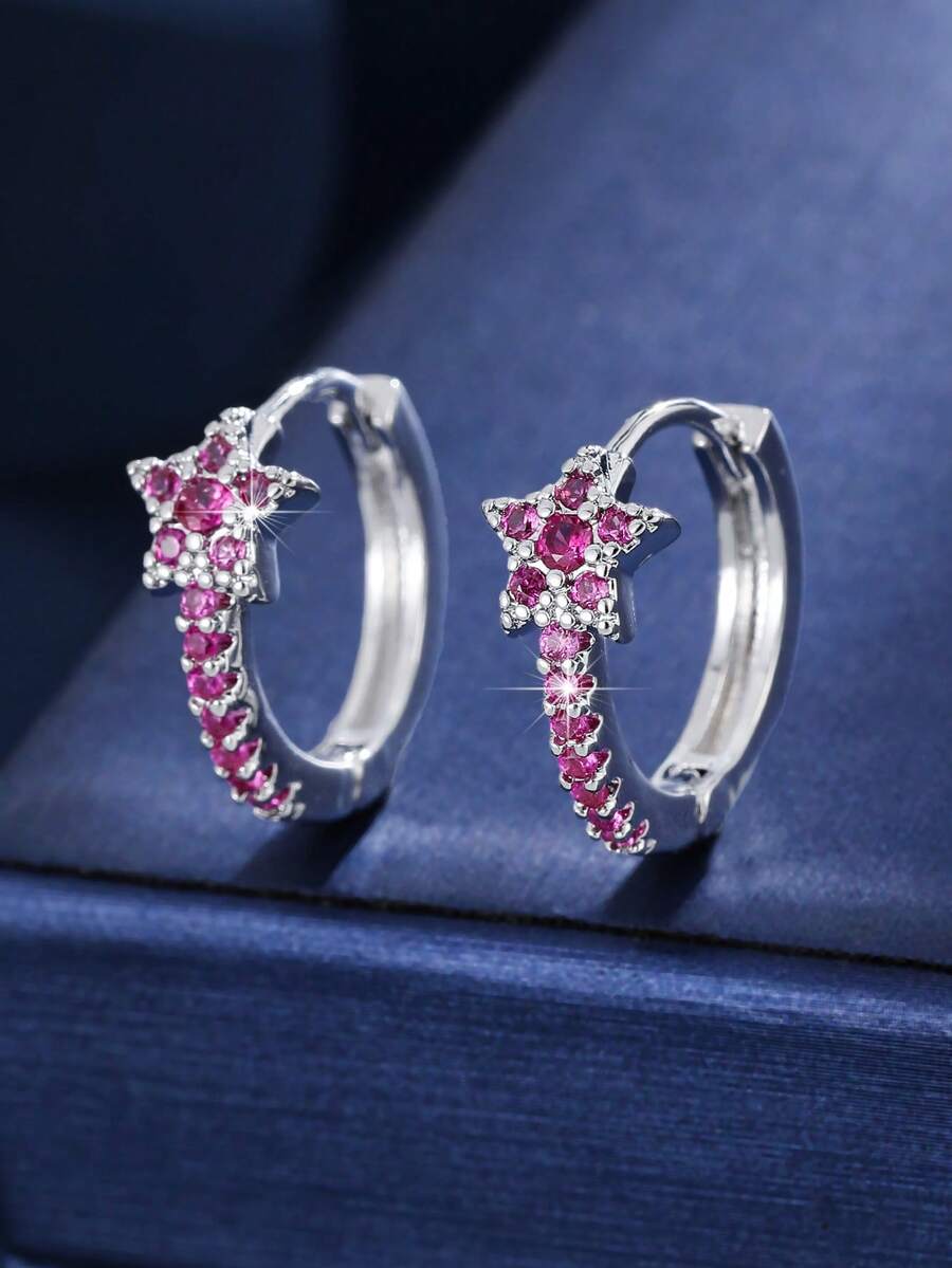 一对可爱迷人的镶钻星形耳环，适合日常佩戴、约会或作为礼物。 - W17865 - 查看 1