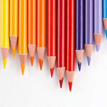 Mali水溶性彩色铅笔套装包含一套可水洗的水彩笔芯，适用于专业绘画、手绘、插画填充，干湿两用，可用于叠色和混色，具有优异的水溶性和逼真的水彩效果。它也是一款成人减压工具。 - 套裝 - 查看 11