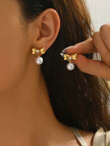 1 Pair Cute Bow Pearl Earrings, Delicate Bowknot Design With Smooth Pearl Details, Adding Romantic Charm To The Ears - Earrings - View 6