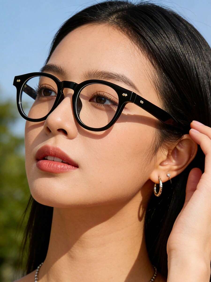 1副新款经典圆形眼镜框,简约时尚休闲眼镜,适合上学、电脑阅读、游戏、看电视、使用手机等各种场合,是女性的理想配饰。 - 黑色 - 查看 1