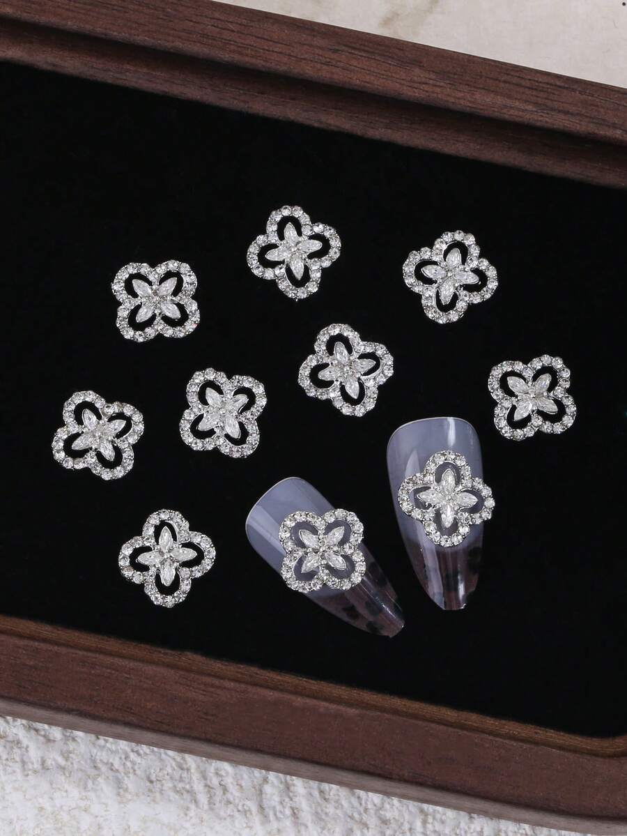 10件組 Y2K 風格金色水鑽三葉草美甲裝飾,日系極簡設計,3D 奢華水鑽鑲嵌三葉草,可愛美甲飾品,美甲用品指甲飾件 - 白色 - 查看 1