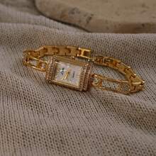 Chiếc đồng hồ nữ hình kẹp giấy mạ vàng kiểu Pháp mới này vô cùng tinh tế, thanh lịch và thời trang, mang hơi hướng cổ điển cao cấp. Đồng hồ sử dụng bộ máy thạch anh, phù hợp để đeo hàng ngày, dự tiệc, đi nghỉ lễ hoặc làm quà tặng sinh nhật/lễ hội. - Một cỡ - Xem 8