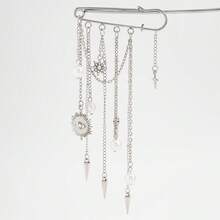 [Caliente] Estilo punk Flecos Cadena Remache y Colgante único Broche, Regalo de joyería de moda para mujeres, Adecuado para suéteres Vestidos Jeans Broche ajustable - Plateado - Ver 4