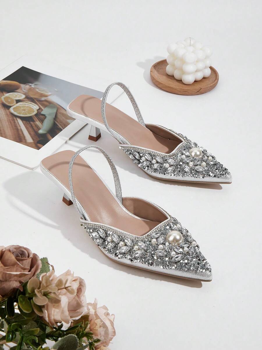 Giày sandal nữ cao cấp đính đá lấp lánh, gót kim loại, mũi nhọn, kiểu dáng slip-on, chất liệu bóng bẩy, thời trang và thanh lịch, thích hợp cho các bữa tiệc và trang phục trang trọng, gót thấp. - Bạc - Xem 1