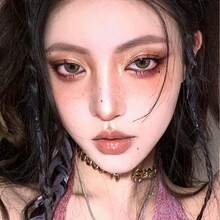 Christmas Contact Lens, Moisturizing Type, Suitable For Christmas/ Halloween / Daily Use, Single-Use For One Year, Can Be Worn Daily, Is A Selected Holiday Gift, A Prop For Creating A Christmas Atmosphere, Suitable For Makeup Parties, Birthdays And Holiday Gifts - 鏽棕色 - 查看 4