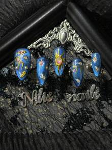 10件套杏仁形亚克力美甲套装，蓝色美甲，蓝色猫眼，使用金色手绘几何图案（如太阳、月亮和不对称线条），3D圆形平底大水钻和多颗小水钻作为美甲装饰，搭配星形贴纸，打造太空赛博朋克风和复古华丽风，Y2K风格美甲套装，适合女性和女孩参加派对、庆典、仪式和日常使用（包含：一块果冻胶和一条摩擦条）美甲用品 - 藍色 - 查看 3