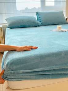Crystal Velvet Solid Lake Blue Soft & Comfortable Bedding Set (1*Fitted Sheet + 2*Pillowcases), Machine Washable, Suitable For Bedroom & Guest Room, All Seasons - Mint Blue - View 4