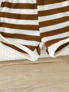 Bộ đồ 2 món cho bé trai gồm áo ba lỗ kẻ sọc thêu hình gấu và quần short thường ngày, thích hợp mặc hàng ngày. - màu nâu - Xem 8