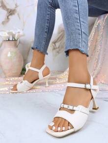Giày cao gót mũi vuông màu trắng với quai kép và khóa bạc - Sandal đế dày phù hợp với quần jeans. - trắng - Xem 8