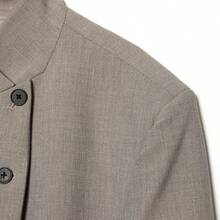 女士极简灰色西装外套，立领不对称纽扣设计 - 淺灰色 - 查看 9