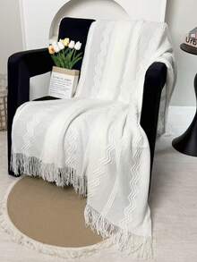 Vertical Three-curve White