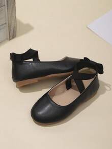 1双时尚可爱的儿童黑色玛丽珍平底鞋，配有弹性交叉绑带，轻便透气，适合日常穿着。 - 黑色 - 查看 4