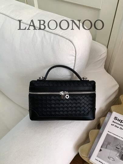 时尚简约休闲高品质手提包，盒形小方包，拉链设计，可单肩背或斜挎。