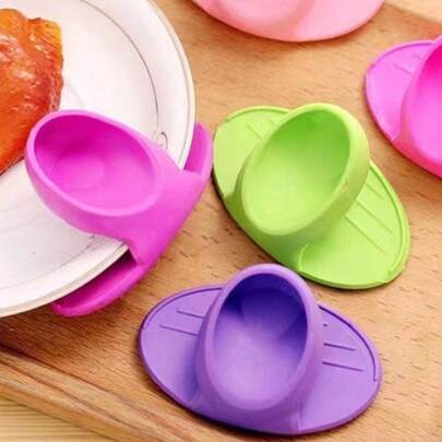 2个/4个/6个装硅胶耐热夹，适用于微波炉、烤箱、火锅和小型烹饪用硅胶隔热手套。加厚硅胶厨房手套，适用于烹饪、烘焙和烧烤。厨房必备配件，节省空间，保持台面整洁。