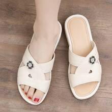 Sandalias de suela gruesa con talón de mujer Sandalias planas de cuatro hojas con pedrería metálica para mujer. Zapatos casuales sin cordones con suelas antideslizantes y resistentes al desgaste. Zapatillas de madre de tamaño mediano, refinadas y de alta gama, con diseño floral y puntera redondeada estilo hada. - Beis - Ver 5