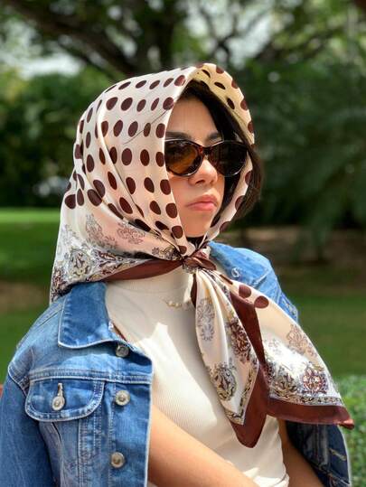 1条极简印花缎面头巾，新款春季时尚配饰围巾，可用作腰带、包装装饰、丝带、发带，是造型的理想之选。