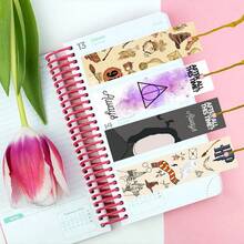 4 chiếc bookmark in hình bằng chất liệu PET, họa tiết tinh tế và đẹp mắt, bền và trang nhã, thiết kế độc đáo phù hợp để sử dụng hàng ngày hoặc sưu tầm. Món quà tuyệt vời nhất cho mùa tựu trường, dù là để sử dụng cá nhân hay tặng cho gia đình và bạn bè, đây đều là lựa chọn quà tặng độc đáo và thiết thực, giúp tăng thêm không khí và niềm vui cho giờ đọc sách (dây tua rua màu ngẫu nhiên). - 4 cái - Xem 9